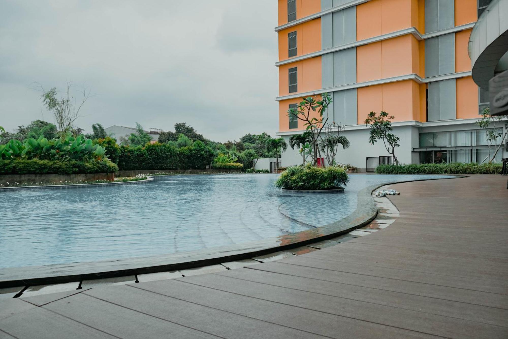 Pangsapuri And Comfort 2br At Pejaten Park By Travelio *